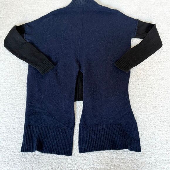 BCBGMAXAZRIA Wool Blend Color Block Asymmetrical Hem Crew Neck Sweater Navy Blue - Picture 2 of 11